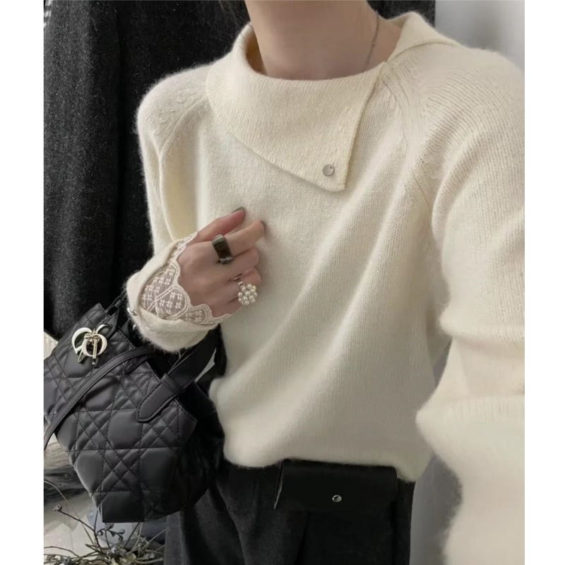 高级感拼蕾丝软糯浣熊绒翻领毛衣长袖秋冬款女斜领套头针织衫上衣