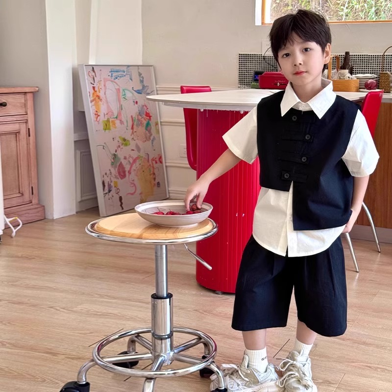 男童夏装套装2025新款中大童夏季男孩演出礼服儿童西装马甲三件套