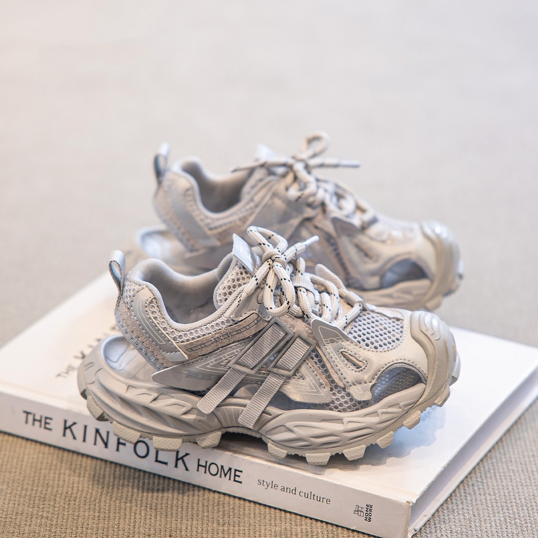 男童凉鞋2025年夏季新款女童网面透气包头鞋子儿童镂空软底运动鞋