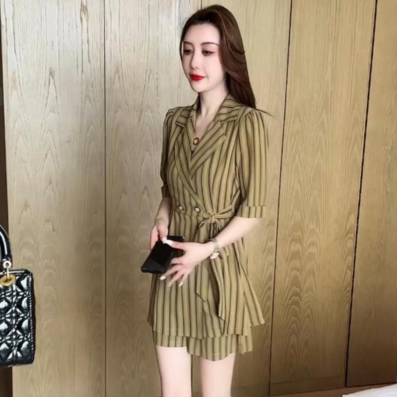 时尚气质套装女夏季新款洋气百搭条纹高腰显瘦短袖衬衫短裤两件套