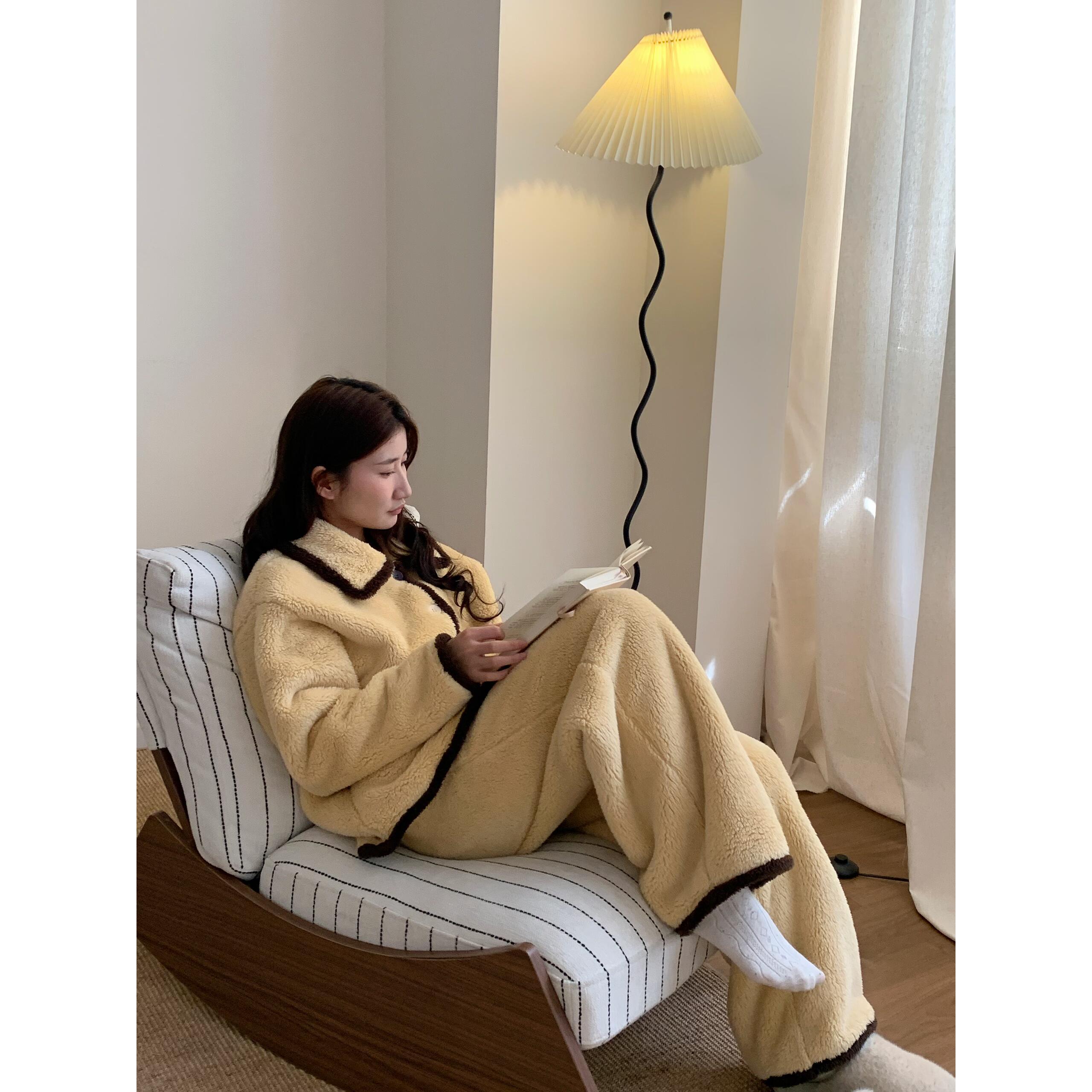 韩系简约奶黄色珊瑚绒连帽睡衣女冬季新款加厚保暖家居服套装外穿