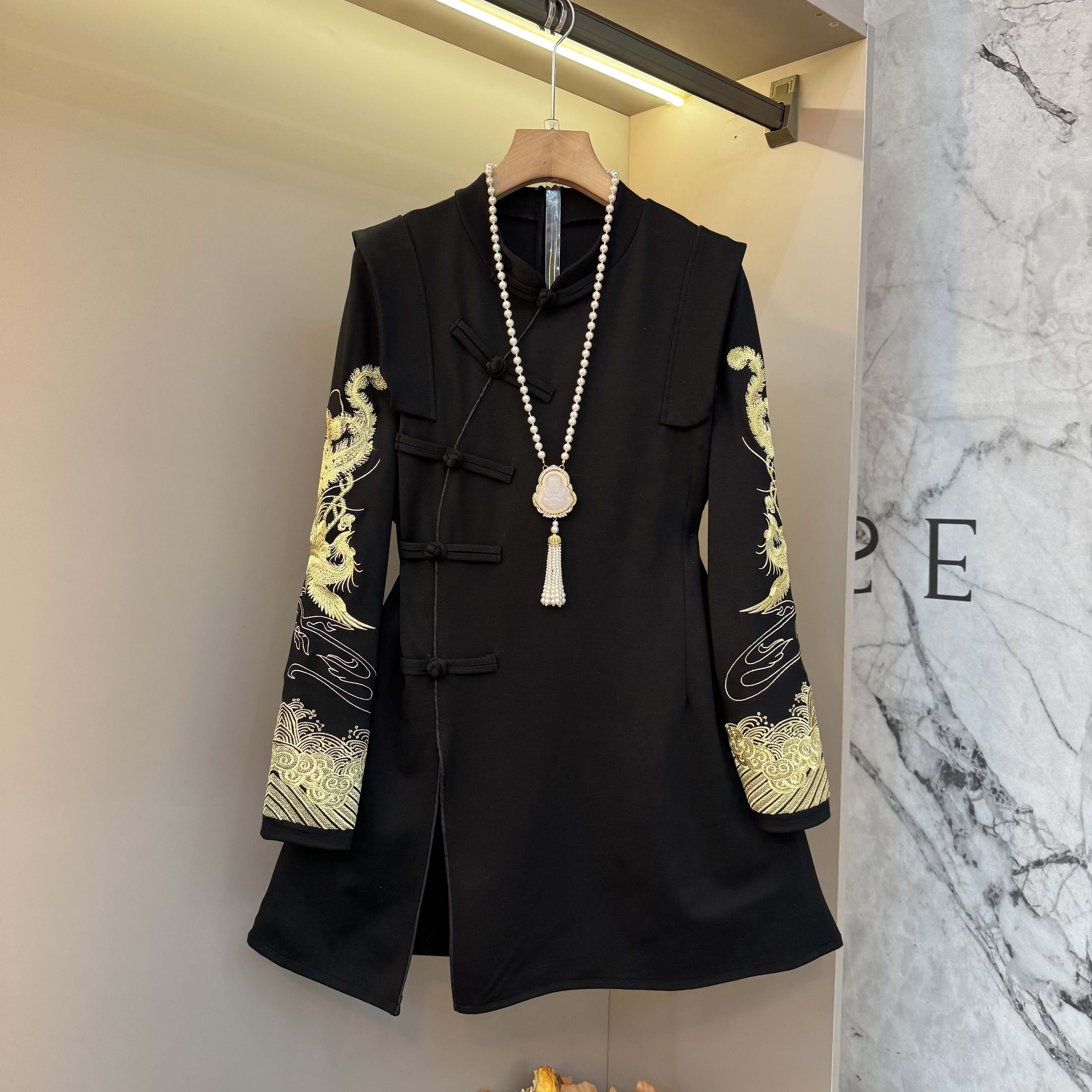 2025时尚气质别致新中式刺绣大码秋冬轻熟设计感显瘦旗袍裙0917