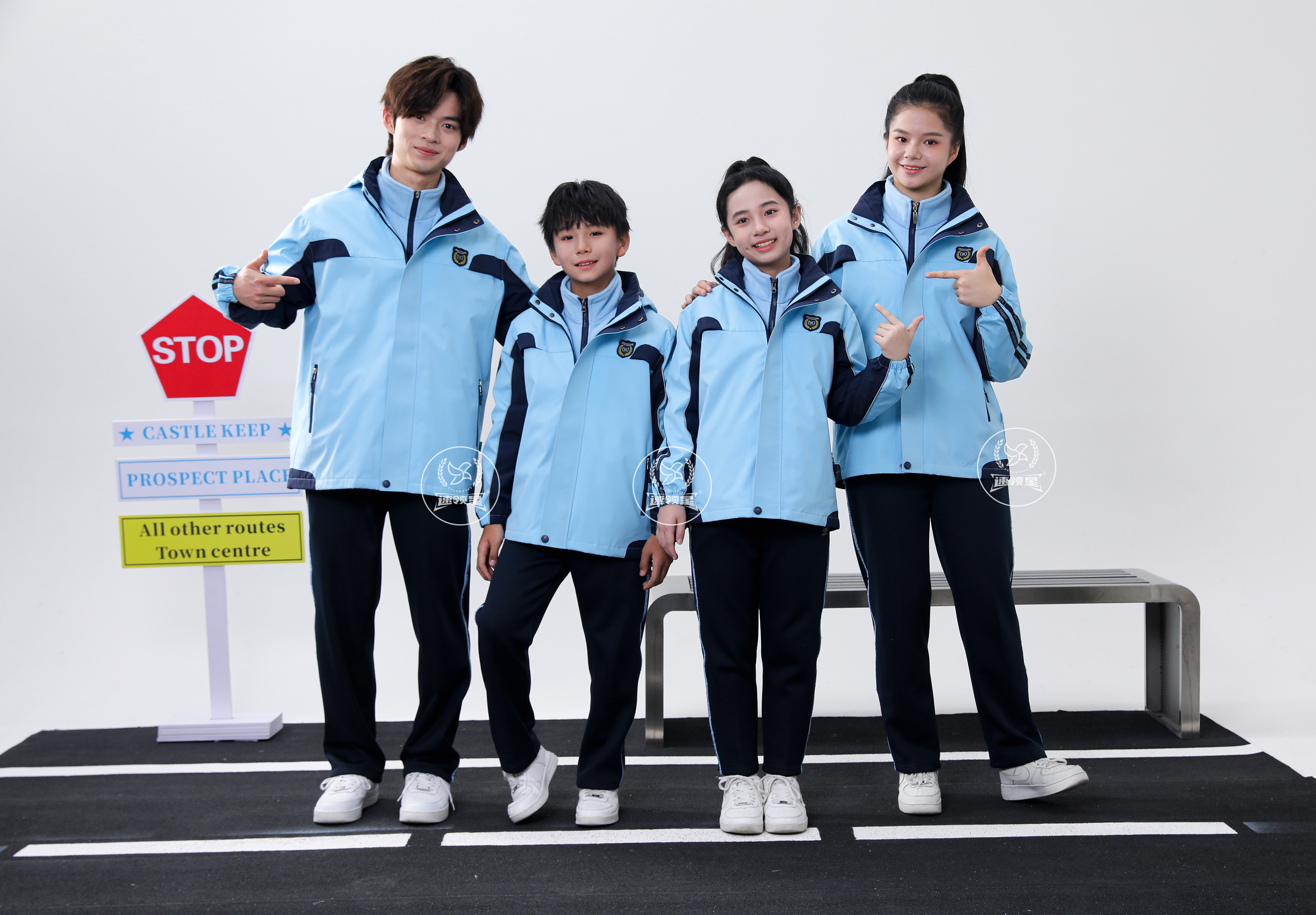 广西南宁统一校服中小学冬装冲锋衣（可拆卸）