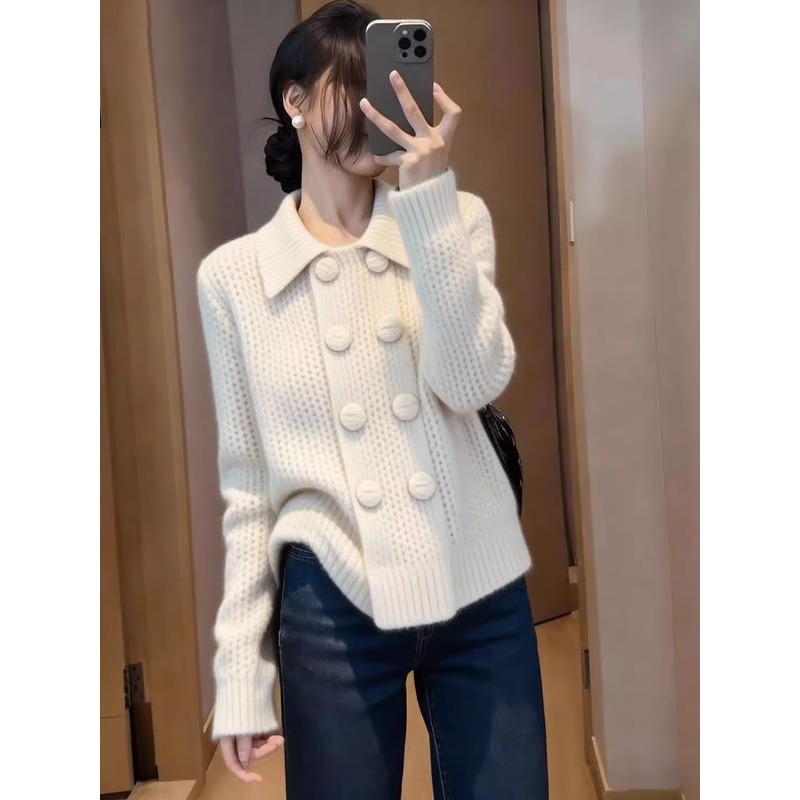 高级感极简风慵懒松弛感米白色毛衣2026冬翻领提花双排扣毛衣开衫