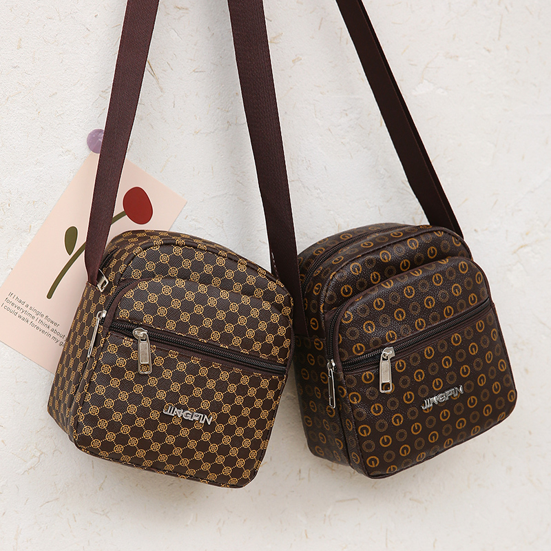 女士小包包新款时尚斜挎包妈妈单肩包PU皮中老年手机包百搭女包