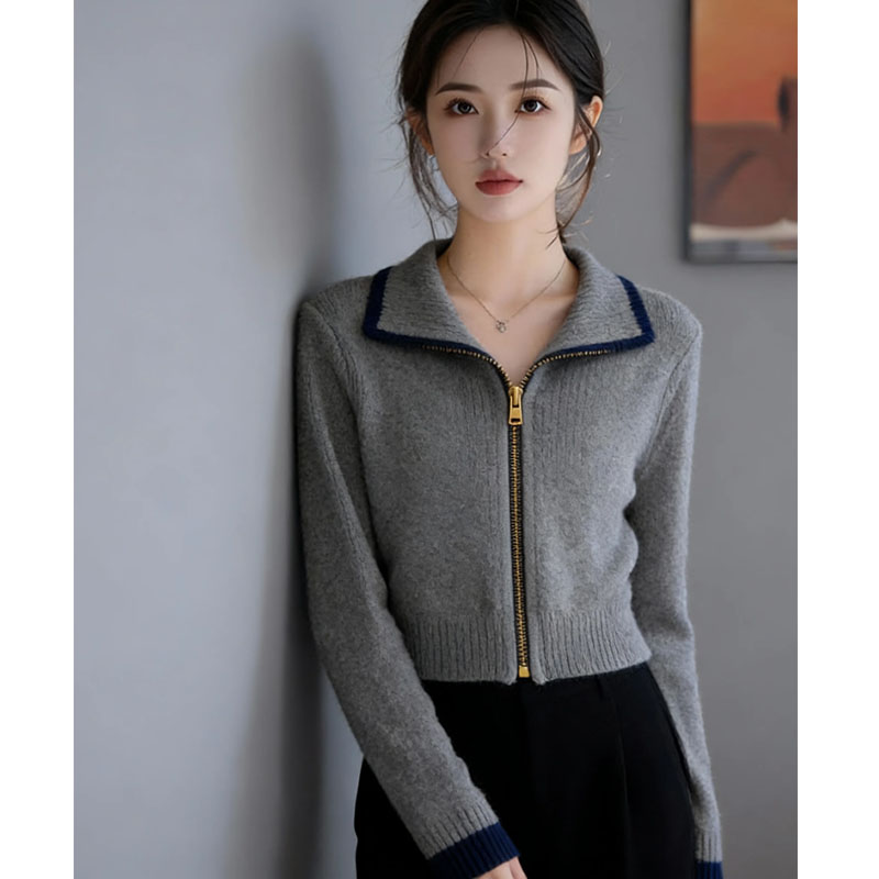 今年秋冬季新款女装显瘦洋气时尚百搭长袖短款毛衣灰色翻领针织衫