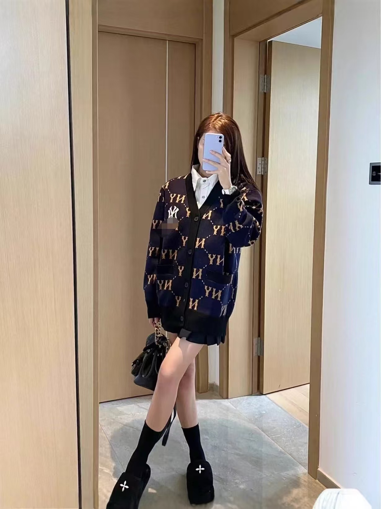 M*B潮牌虞书欣同款男女情侣满印钻石老花v领针秋男款冬季美式毛衣