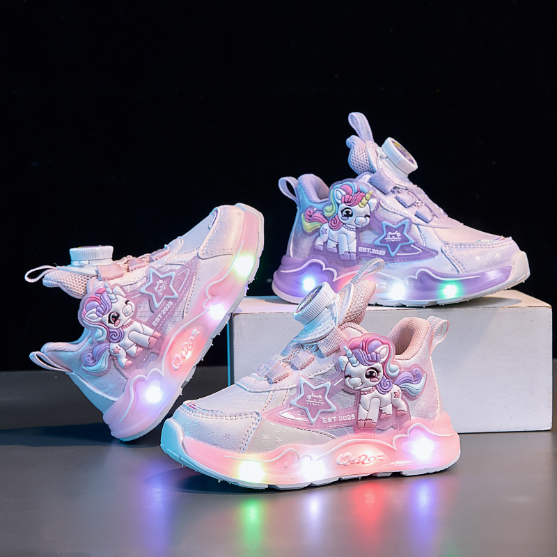 2025秋季新款女童轻便运动鞋旋转钮扣软底跑步鞋卡通皮面发光女鞋