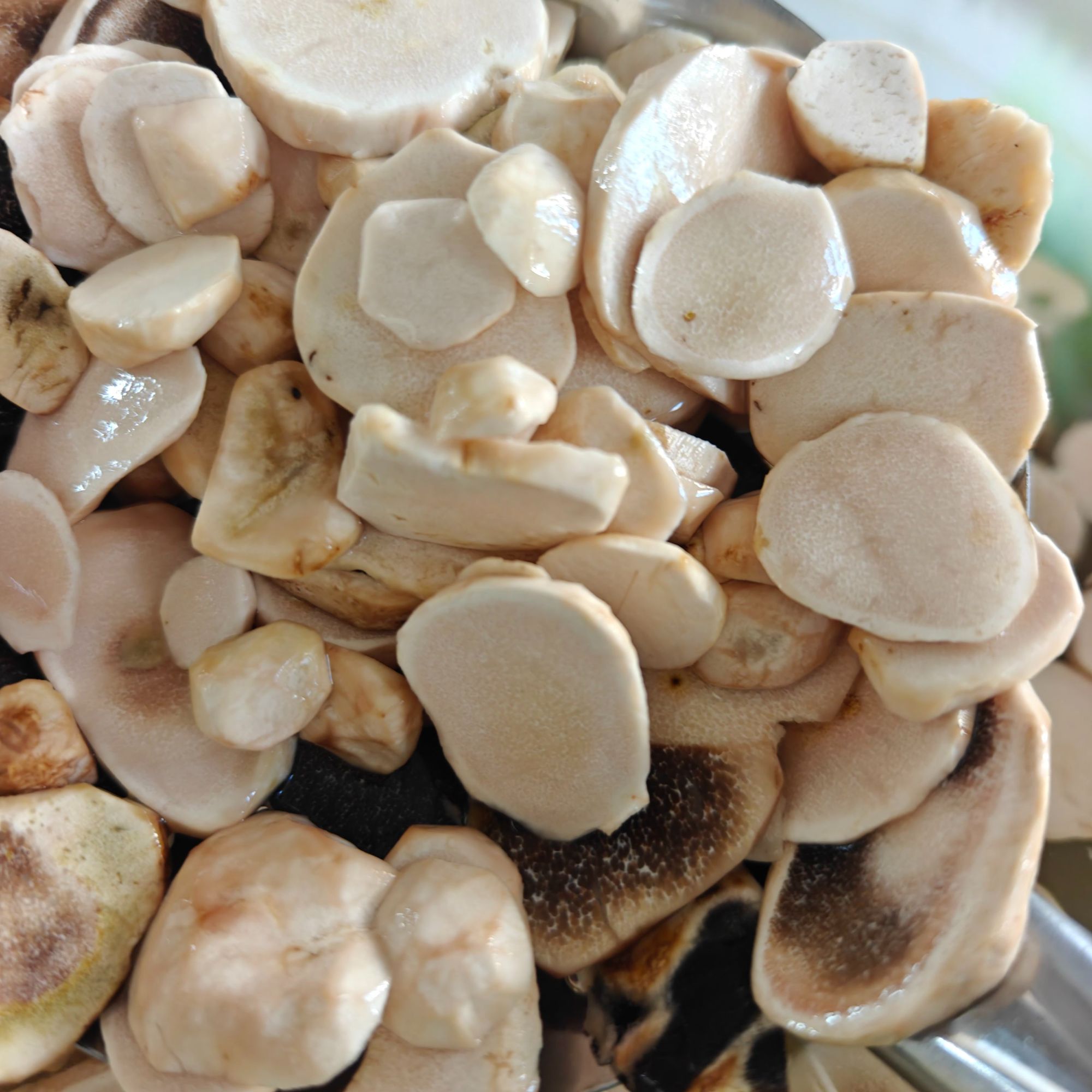 云南野生菌马屁泡马勃菌新鲜切片冷冻顺丰发货