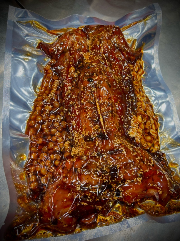 (麻辣)手撕烤兔一只真空包装兔子兔肉兔老大开袋即食兔子肉手撕兔