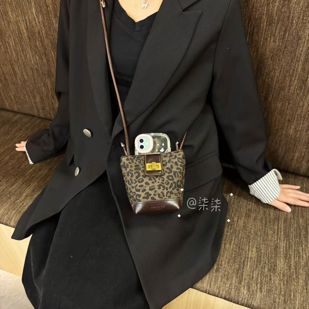 【零钱包手机背夹-不含壳】豹纹水桶包款手机背夹时尚潮流通用型号