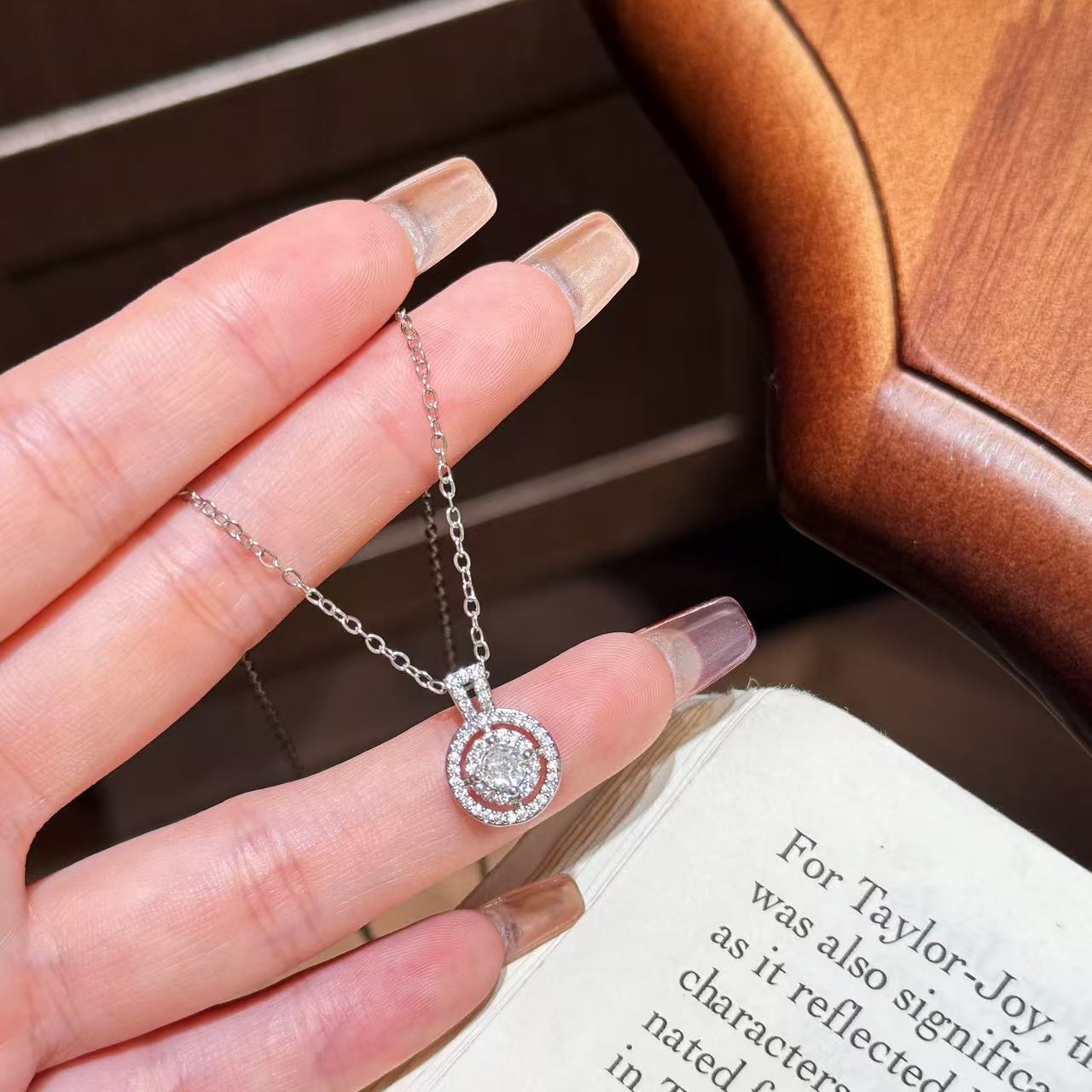 柯柒 钛钢项链 满钻圆形项链女轻奢小众时尚精美高级设计感锁骨链