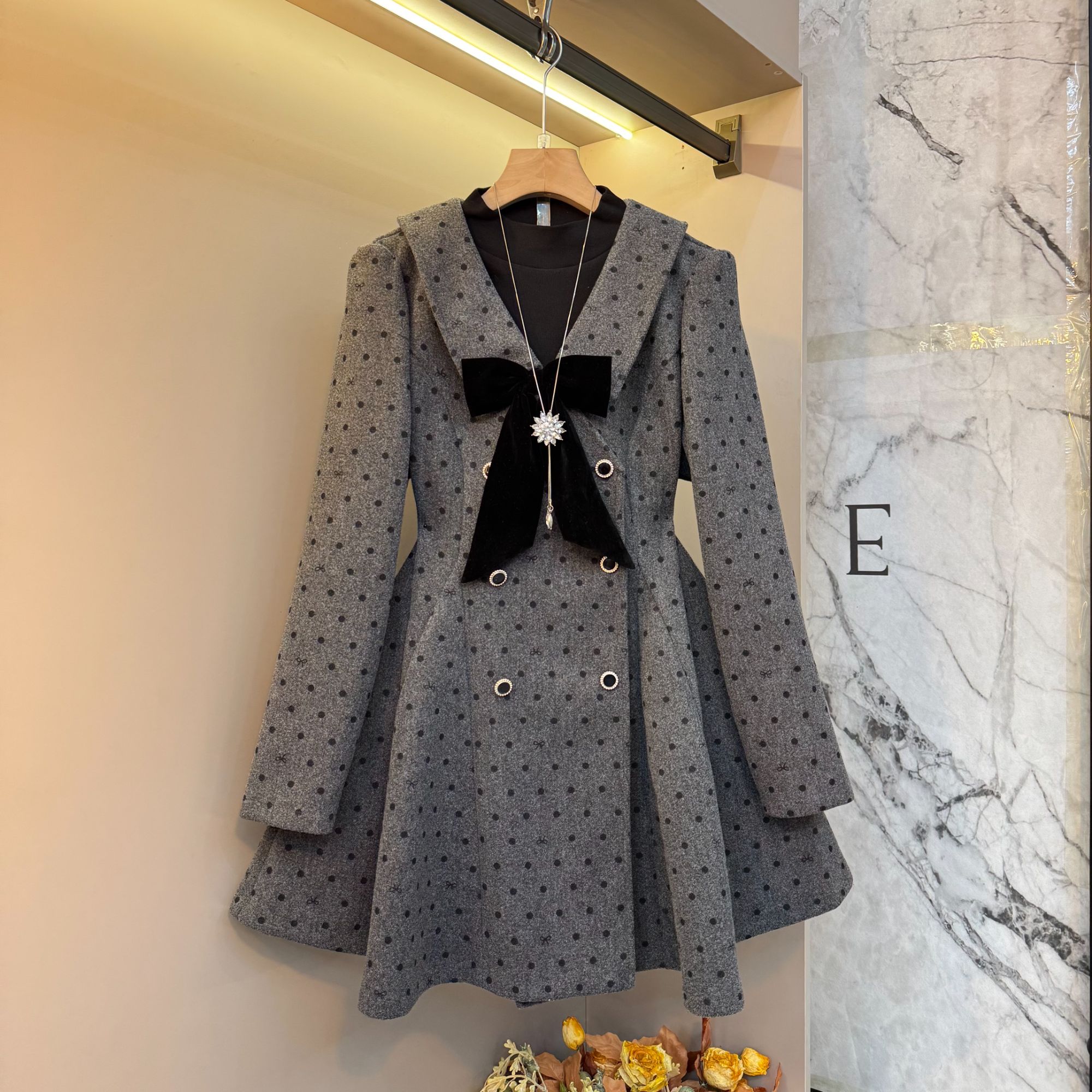 欧货新款胖mm气质轻奢法式设计双排扣波点连衣裙洋气显瘦5998