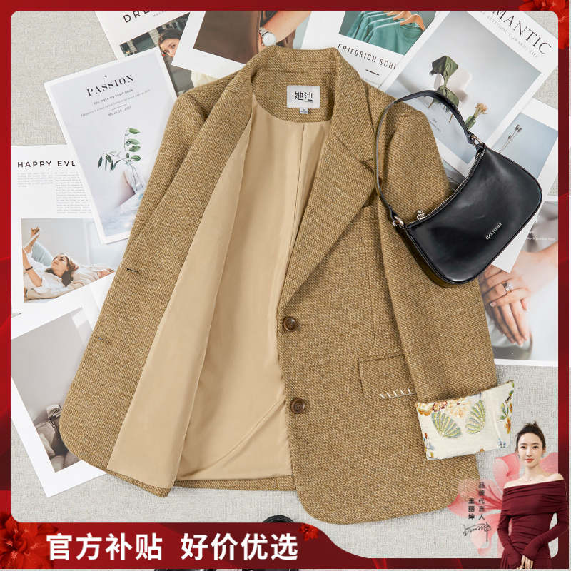 她池2025秋装新款女装时尚宽松绵羊毛单排扣翻领西装T53B3464X
