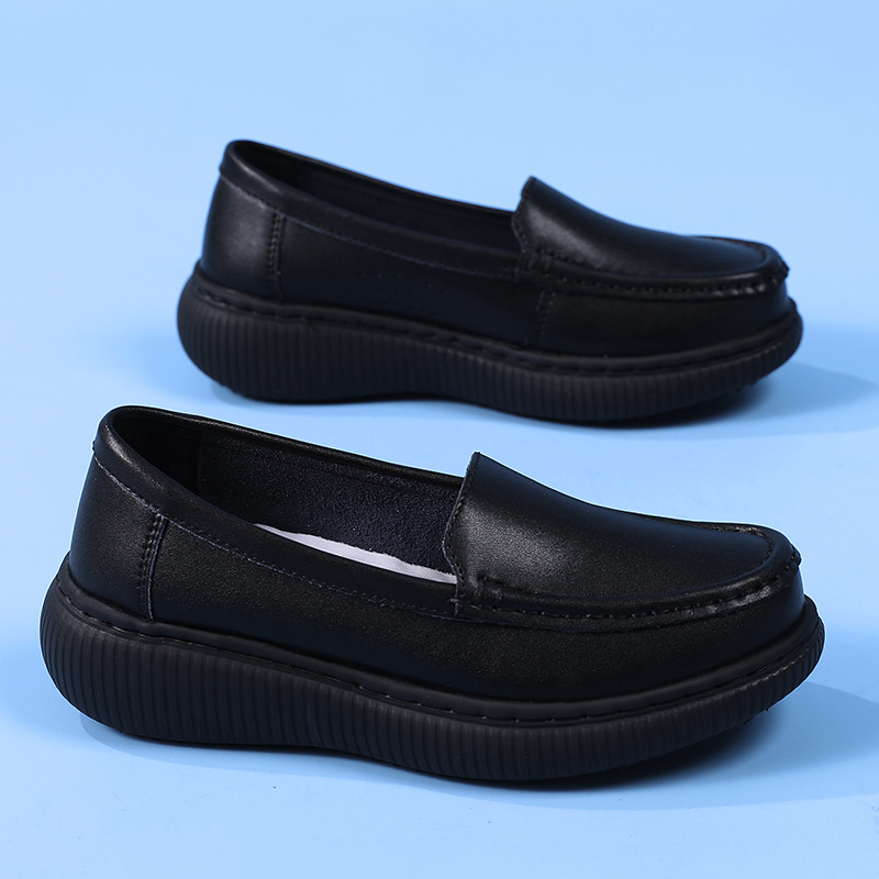 伊陌鸟黑色真皮软底春季妈妈鞋平跟防滑耐磨透气学生医护小白鞋女