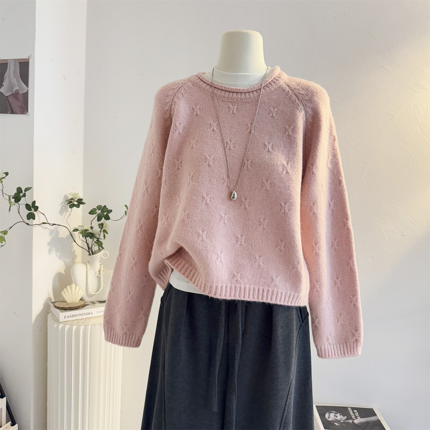 粉色复古卷边圆领套头毛衣女2025秋冬宽松慵懒减龄加厚针织衫上衣