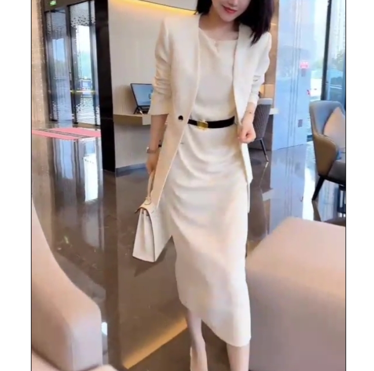 时尚潮流百搭精品女装dgd2040