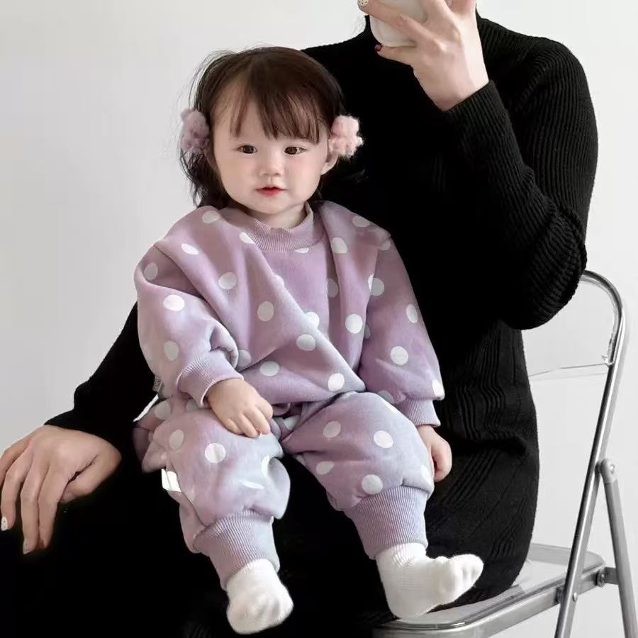 女童冬季卫衣套装圆点加绒婴儿衣服秋冬款保暖上衣裤子休闲两件套