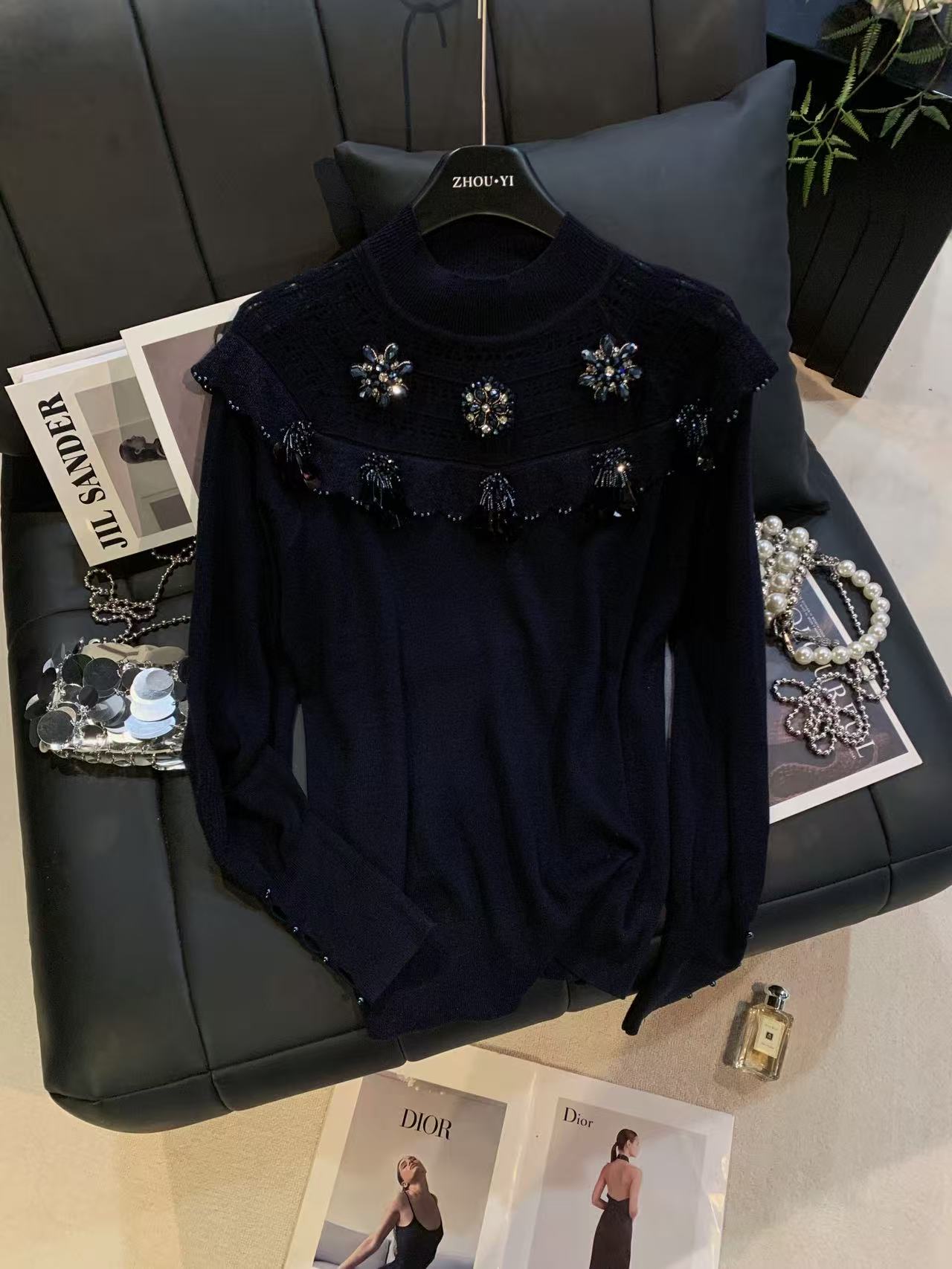 ZHOUYI/周一 2025冬季藏蓝闪光钻饰花卉上衣简约贵气百搭毛衣