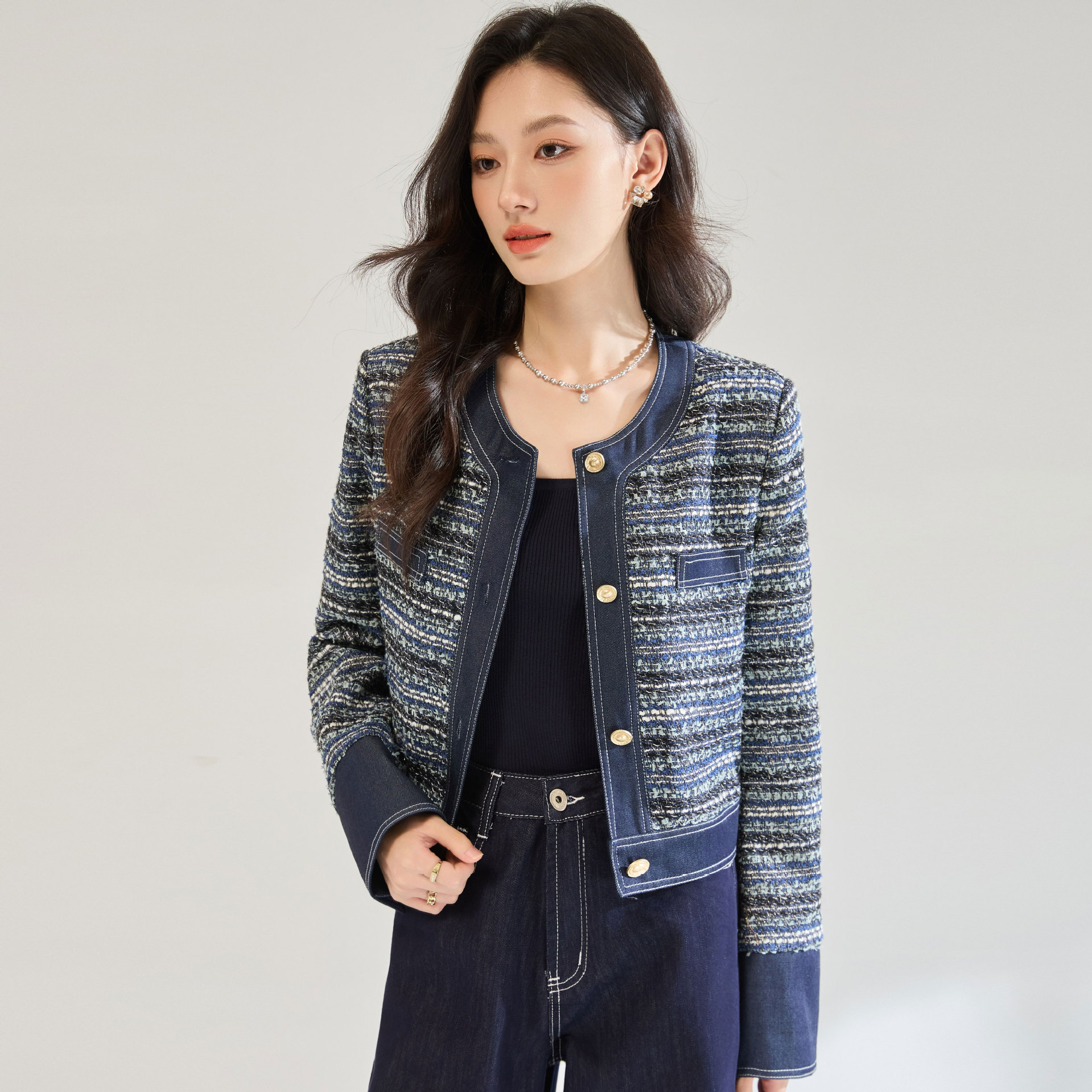 2025秋冬蓝色时尚气质设计感百搭牛仔新款粗花呢小香风外套短款