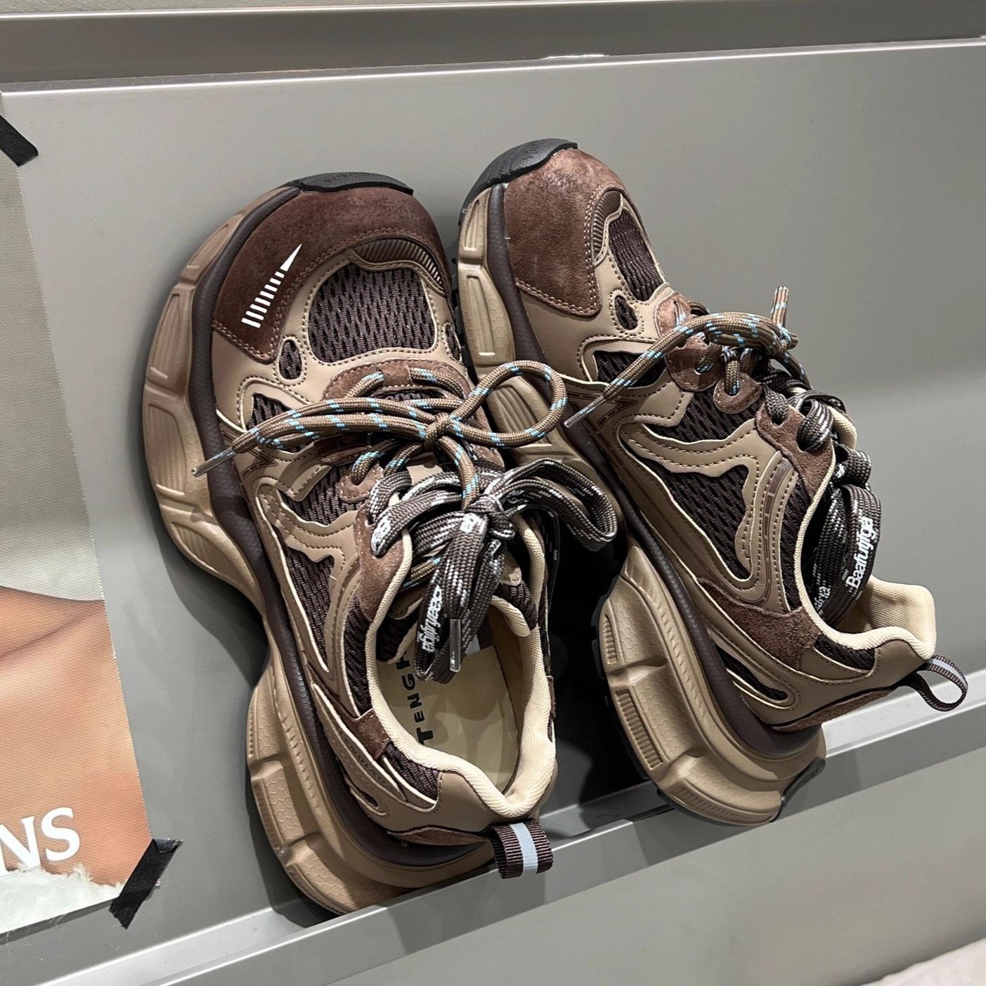 爆款真皮网面炸街老爹鞋女2025秋季新款欧洲站厚底超轻休闲运动鞋