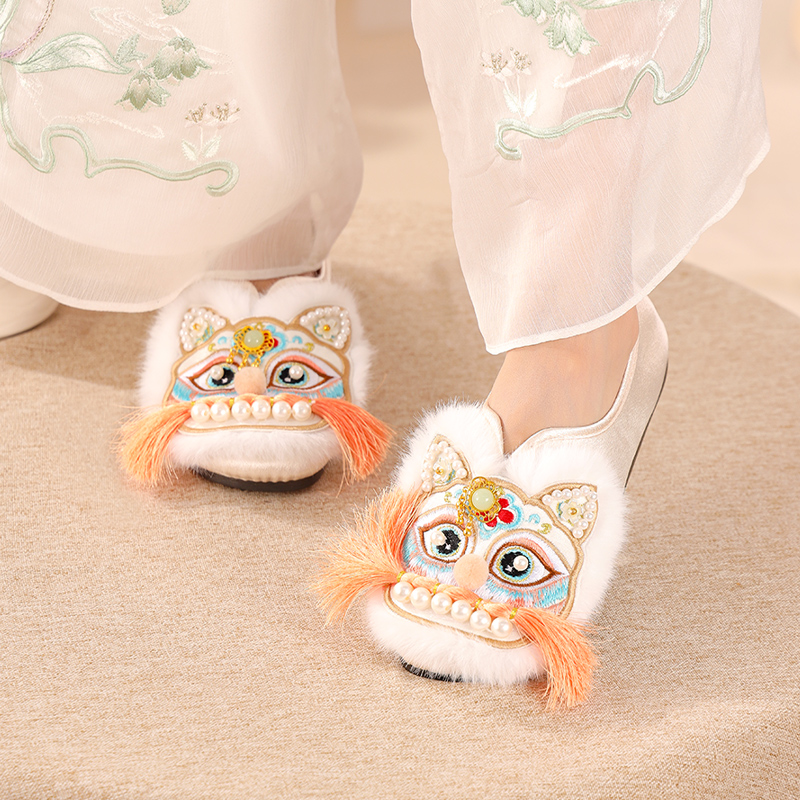 2025秋季新款手工虎头鞋女成人舒适软底民族风布鞋新中式国风国风