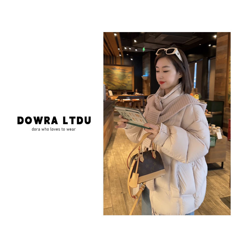 朵拉【糯雪暖抱】2025年冬季新款披肩帽+纯色百搭羽绒服女302-8528