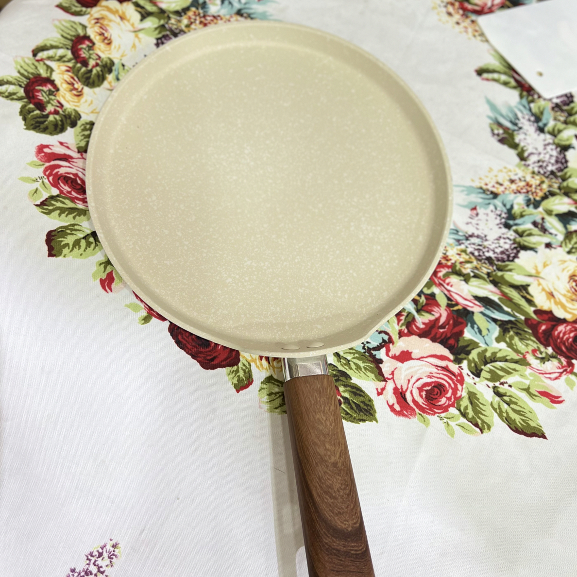 现代简约电磁炉燃气灶平底锅煎锅纸盒燃气电磁炉通用