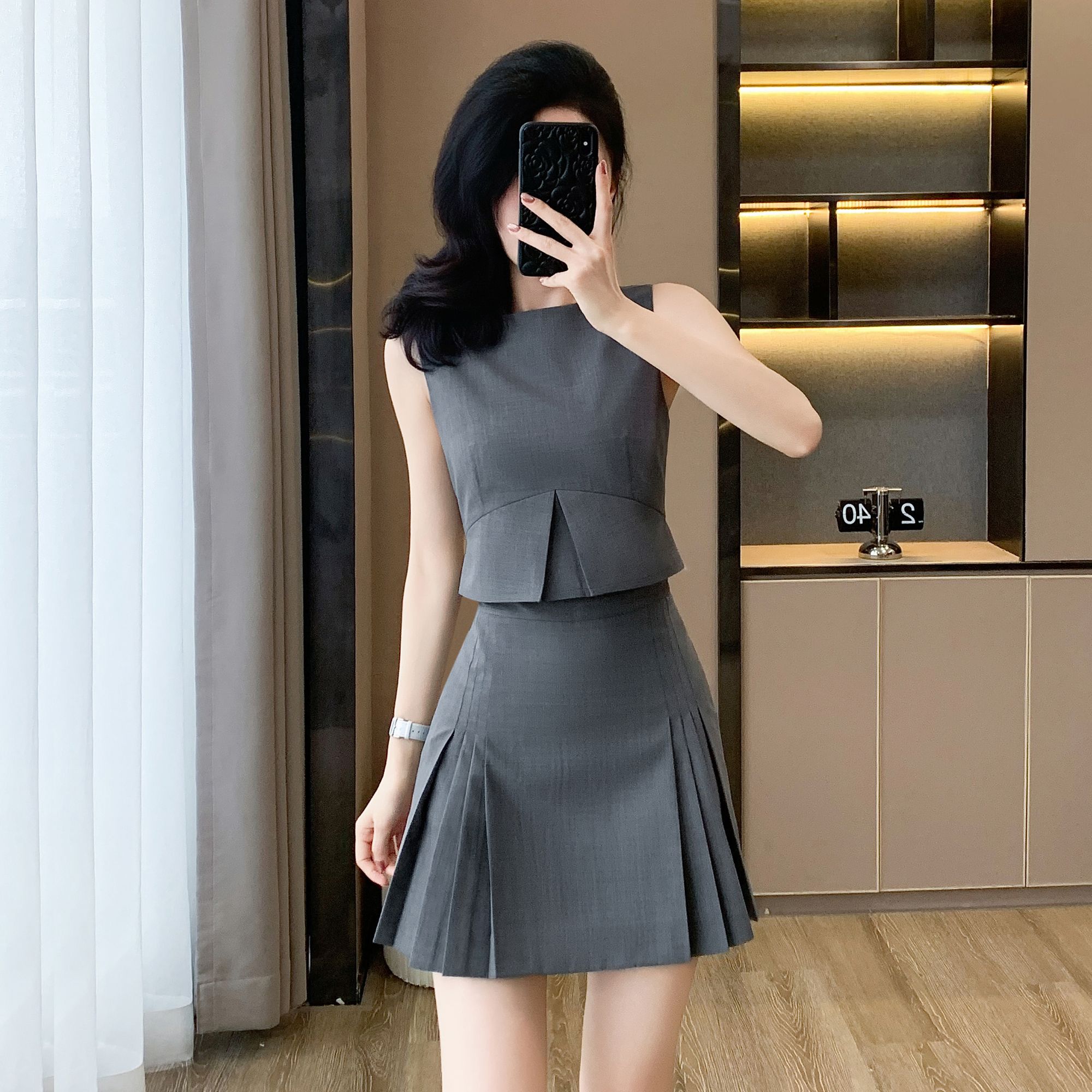 夏季新款无袖时尚套装女小个子简约通勤设计感马甲百褶短裙两件套