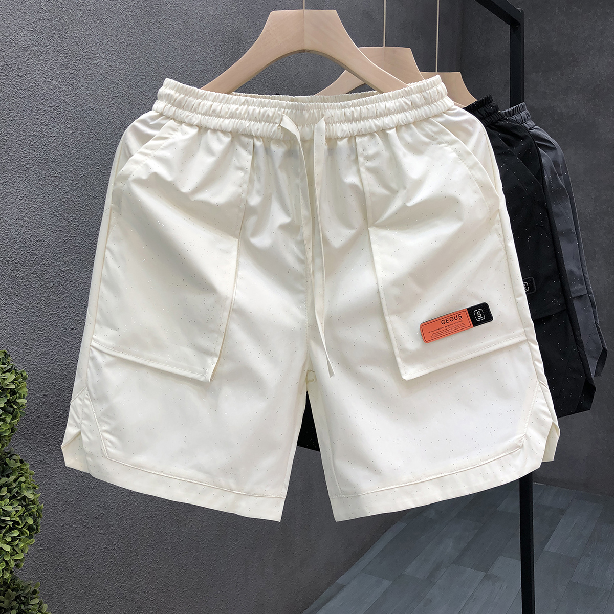 高级感亮片发光短裤男潮牌外穿五分裤2025夏季新款男士工装休闲