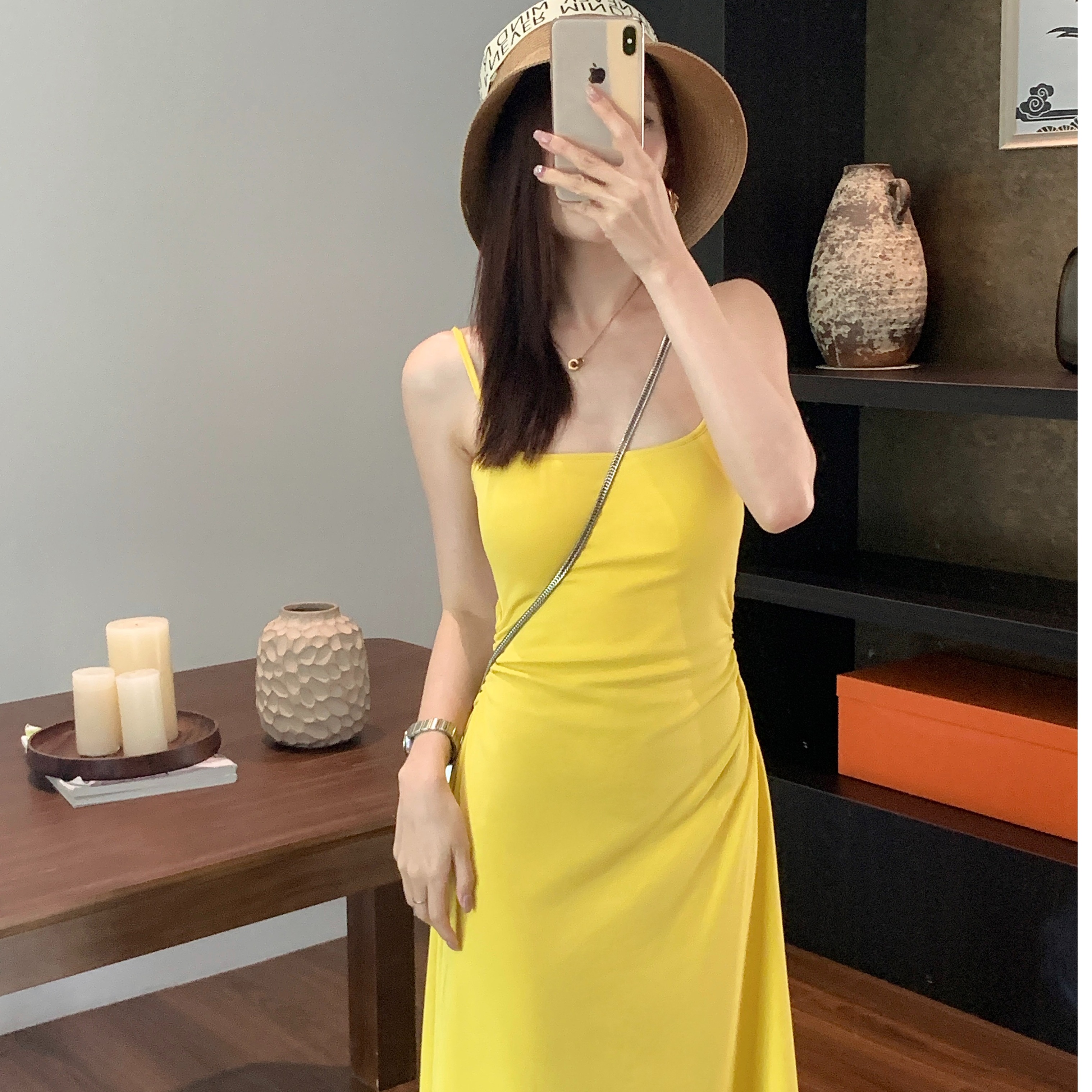 纯欲带胸垫辣妹露背夏季吊带连衣裙女收腰显瘦气质高级感长裙子