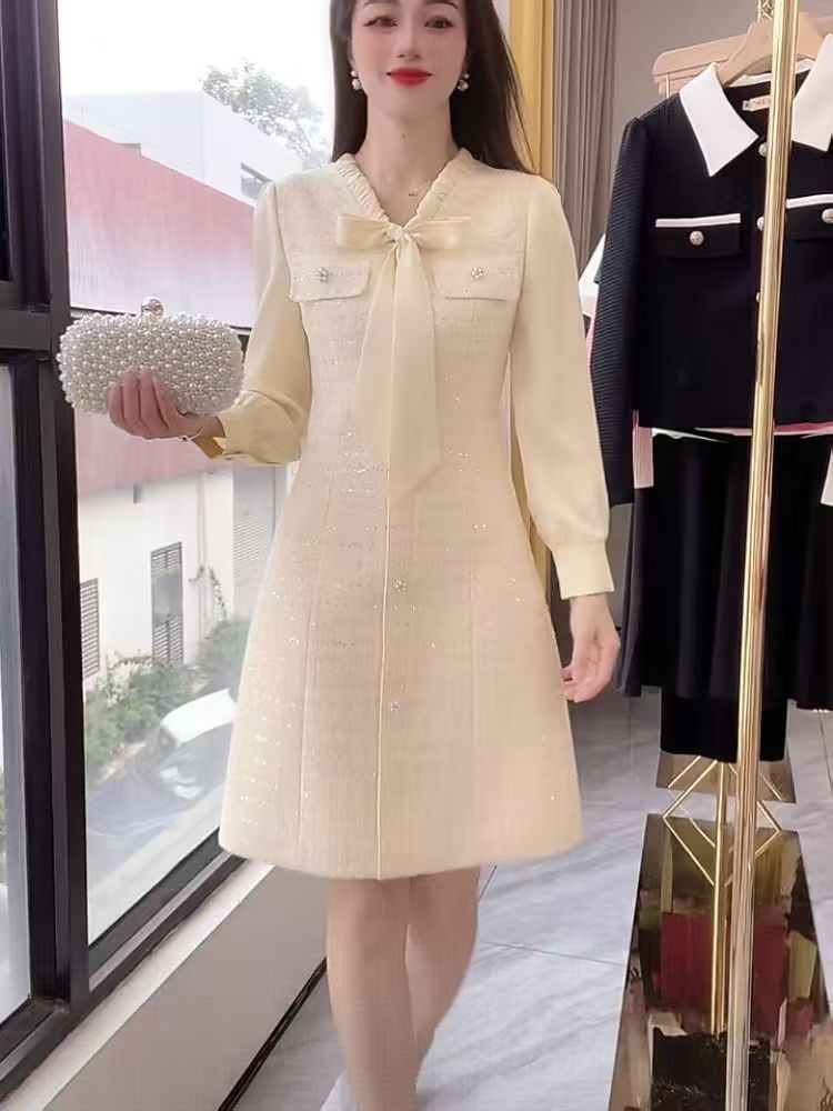 2025秋季秋冬中长裙轻奢修身轻职风小众ins气质女装连衣裙