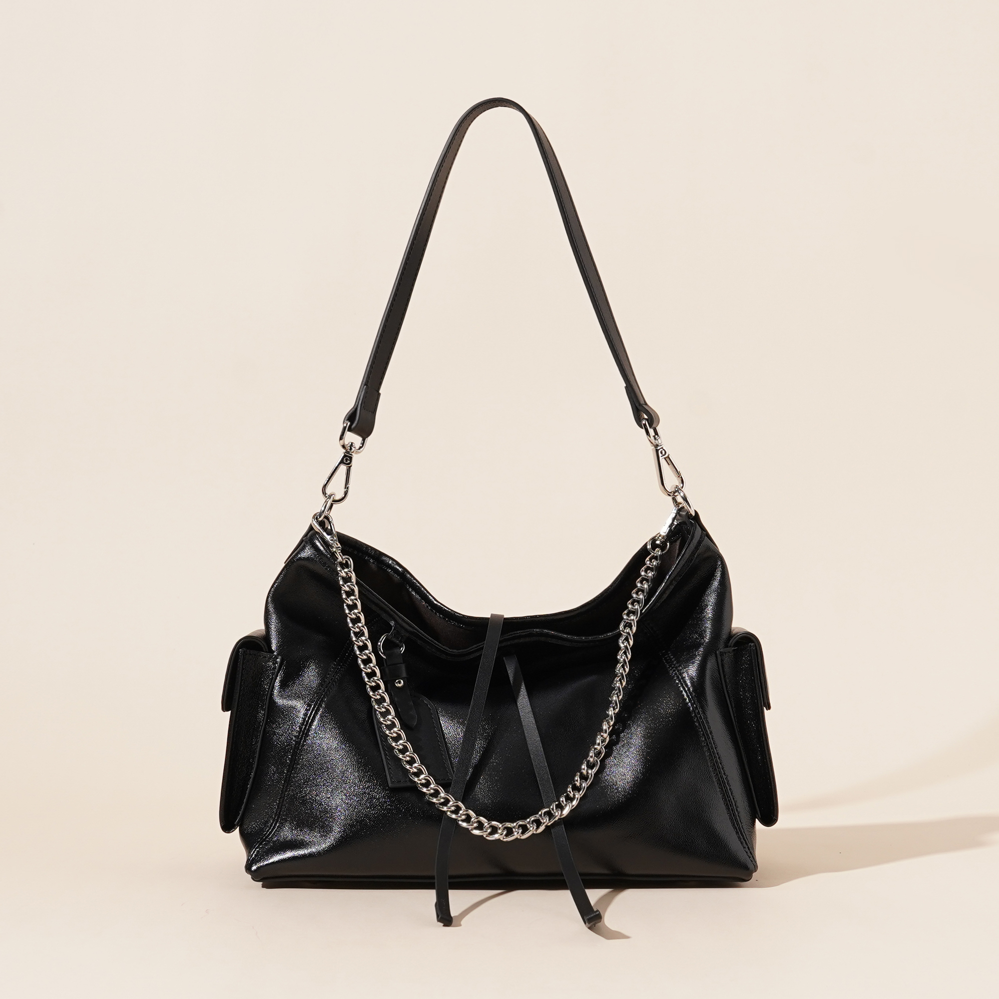 岩牛【小浩臻藏】黑武士大号休闲百搭潮流质感女士单肩斜挎包YN3565