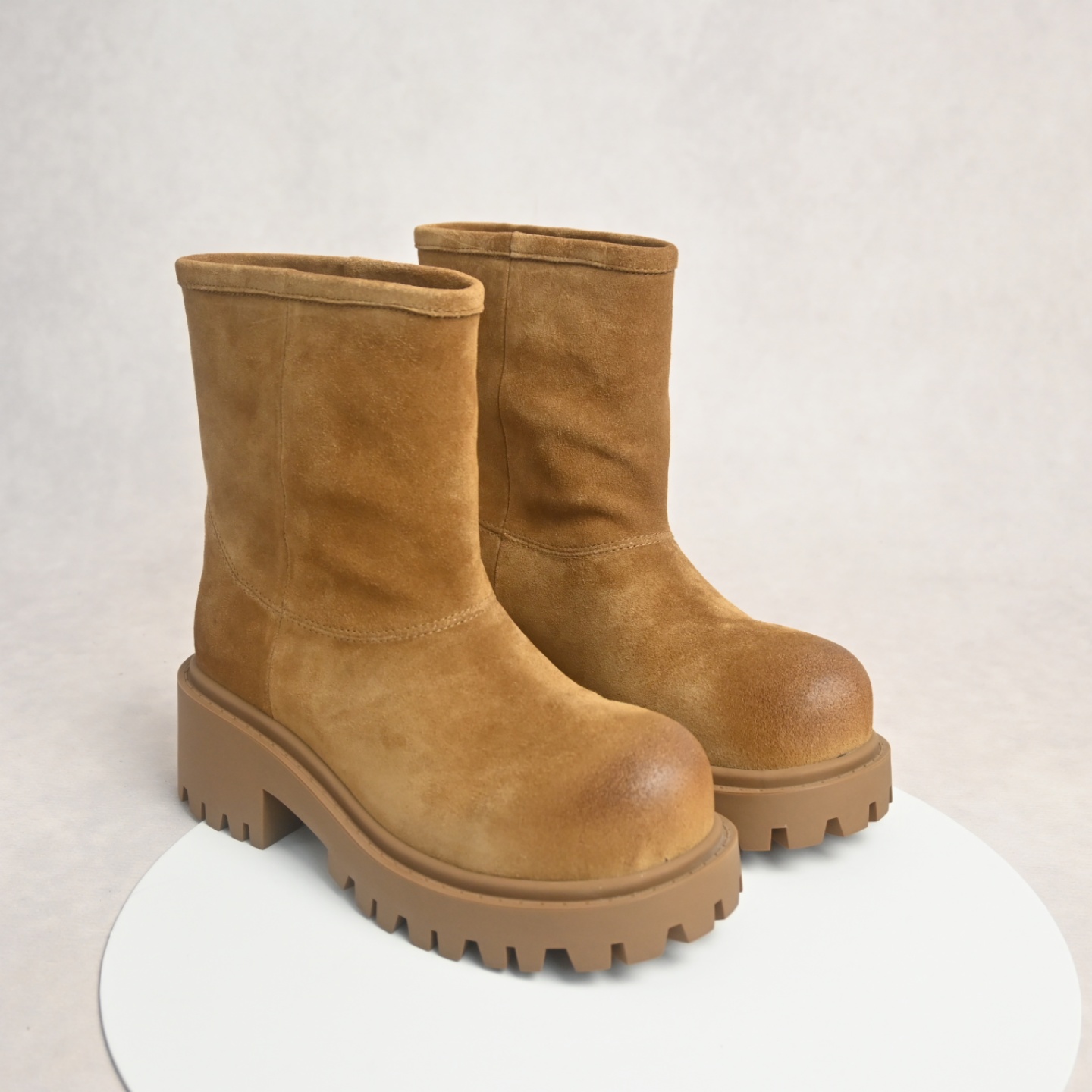 SGIRL TWTW复古磨砂皮厚底马丁靴2025新款轻软百搭大头套筒短靴女