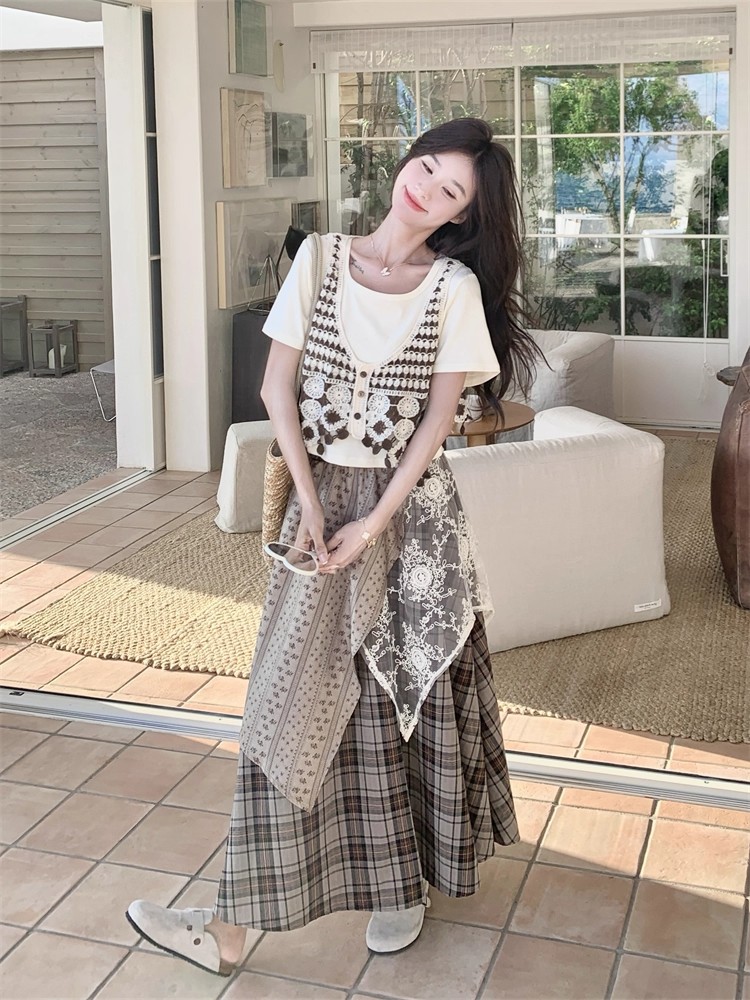 早秋开学氛围感针织马甲短袖格子半身裙套装女夏爆款高级感三件套