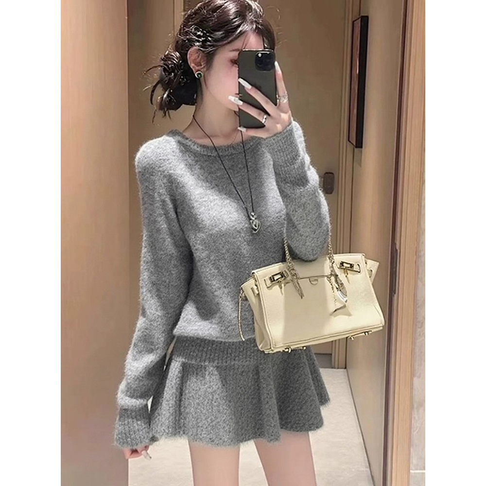 灰色针织套装巨好看秋冬大方得体穿搭女2025新款上衣半身裙两件套