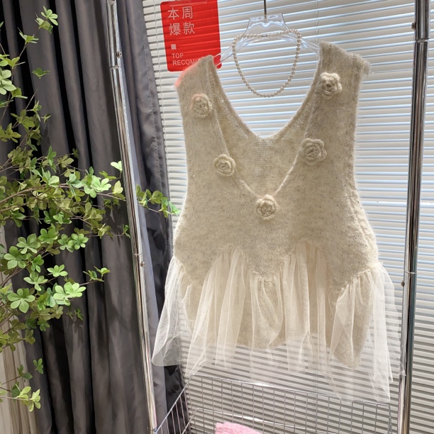 宽松型V领针织INS风拼色毛针织衫镂空韩版白色蕾丝马甲洋气时尚