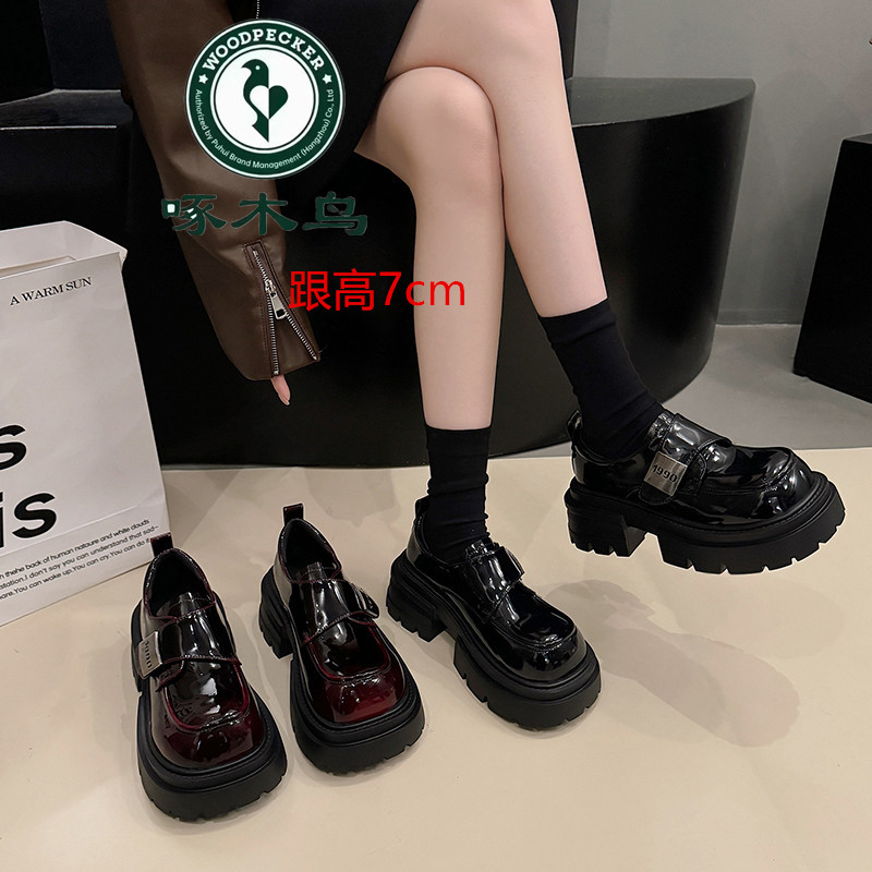 啄木鸟乐福鞋女2025秋季新款英伦风魔术贴小皮鞋女小个子增高单鞋