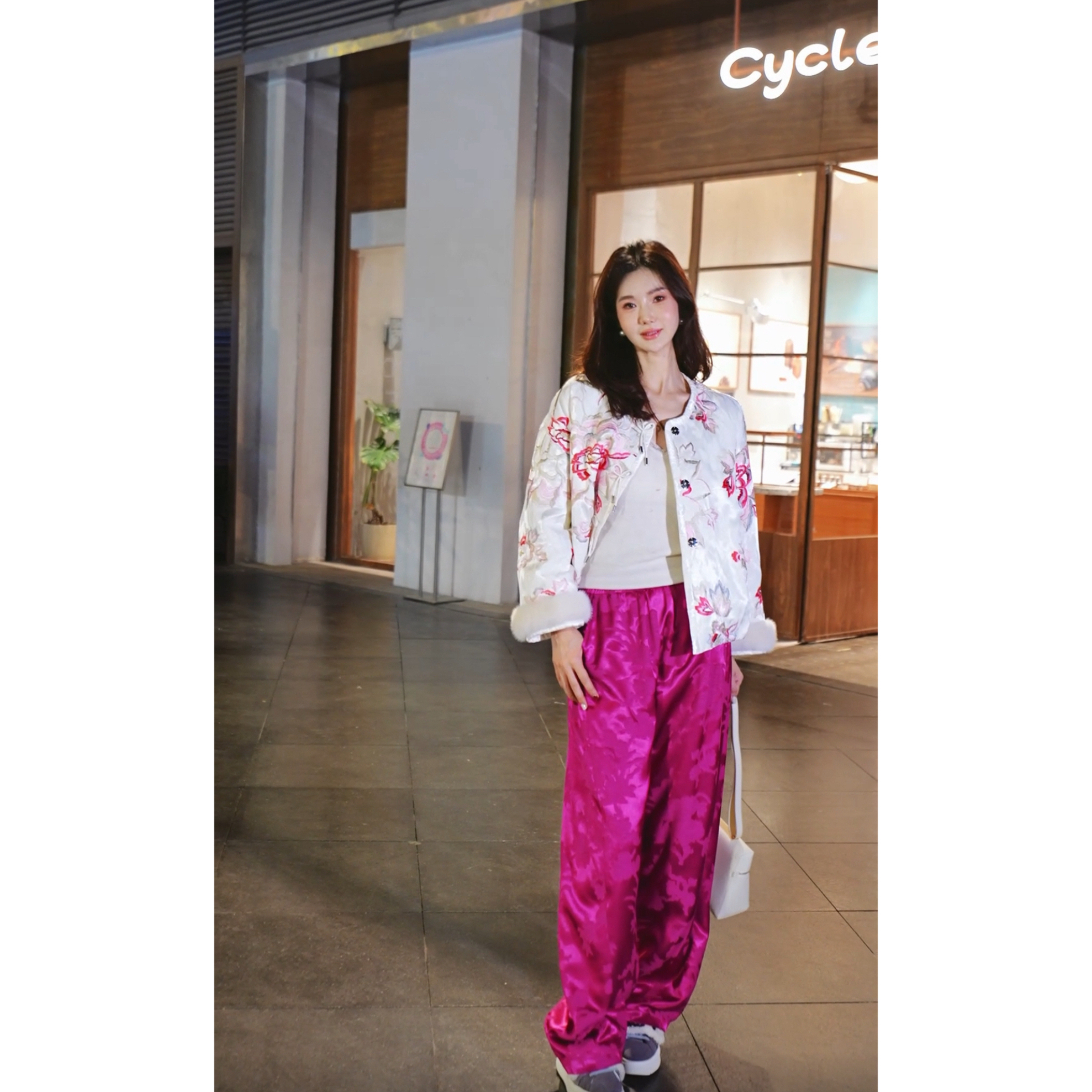 yiyiya.Guo艺艺吖【国色芳华】刺绣拼水貂鹅绒外套110266SS52