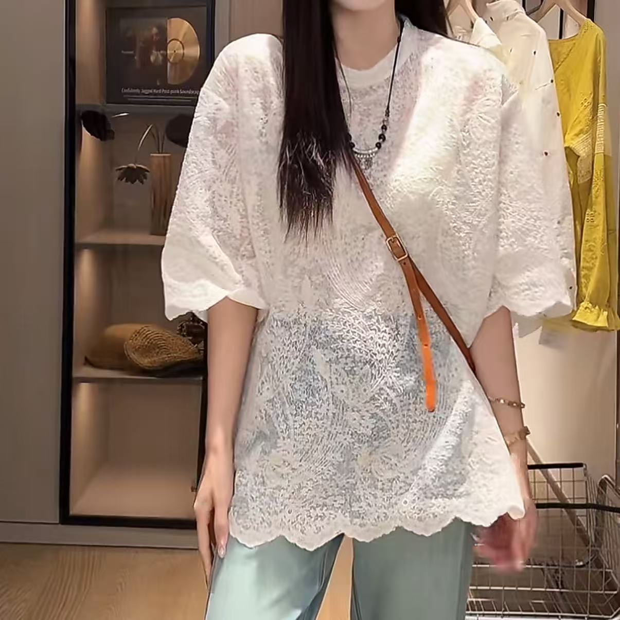 设计感蕾丝刺绣压花短袖t恤女2025夏季中长款微透宽松气质上衣