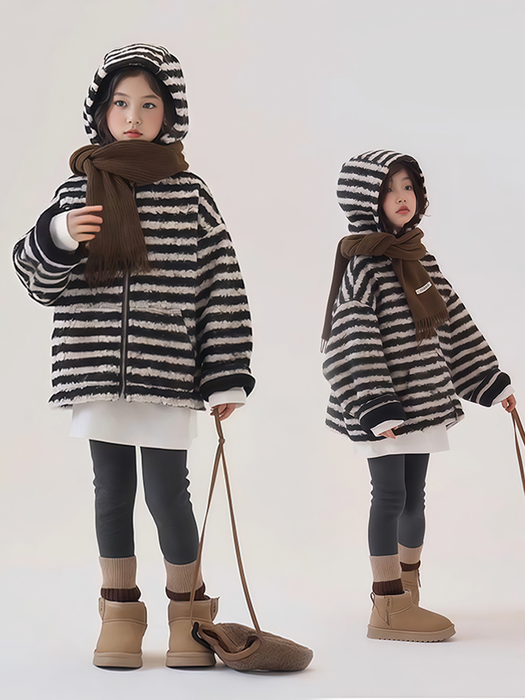 女童条纹毛绒外套秋冬2025新款韩版儿童洋气加厚保暖连帽毛毛外套