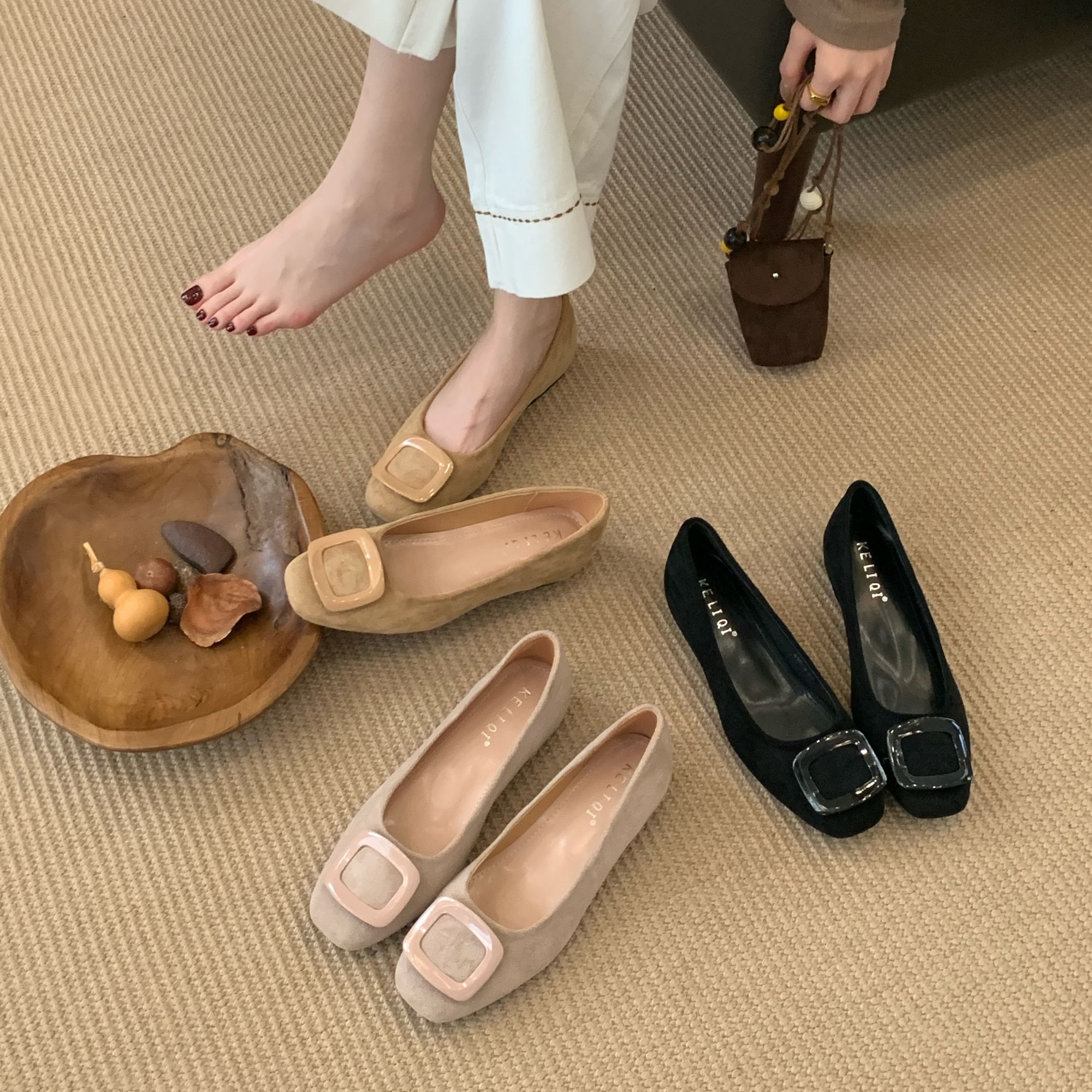 XLY-238-3 法式温柔内增高绒面方扣单鞋新浅口气质通勤软底奶奶鞋