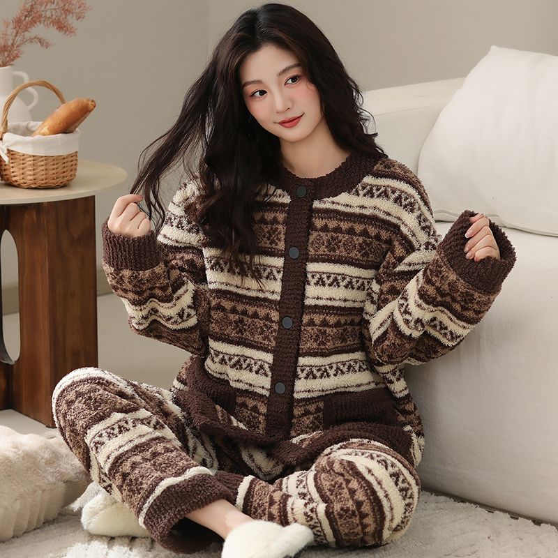 新款费尔岛睡衣女冬季厚款珊瑚绒家居服高克重保暖套装复古风