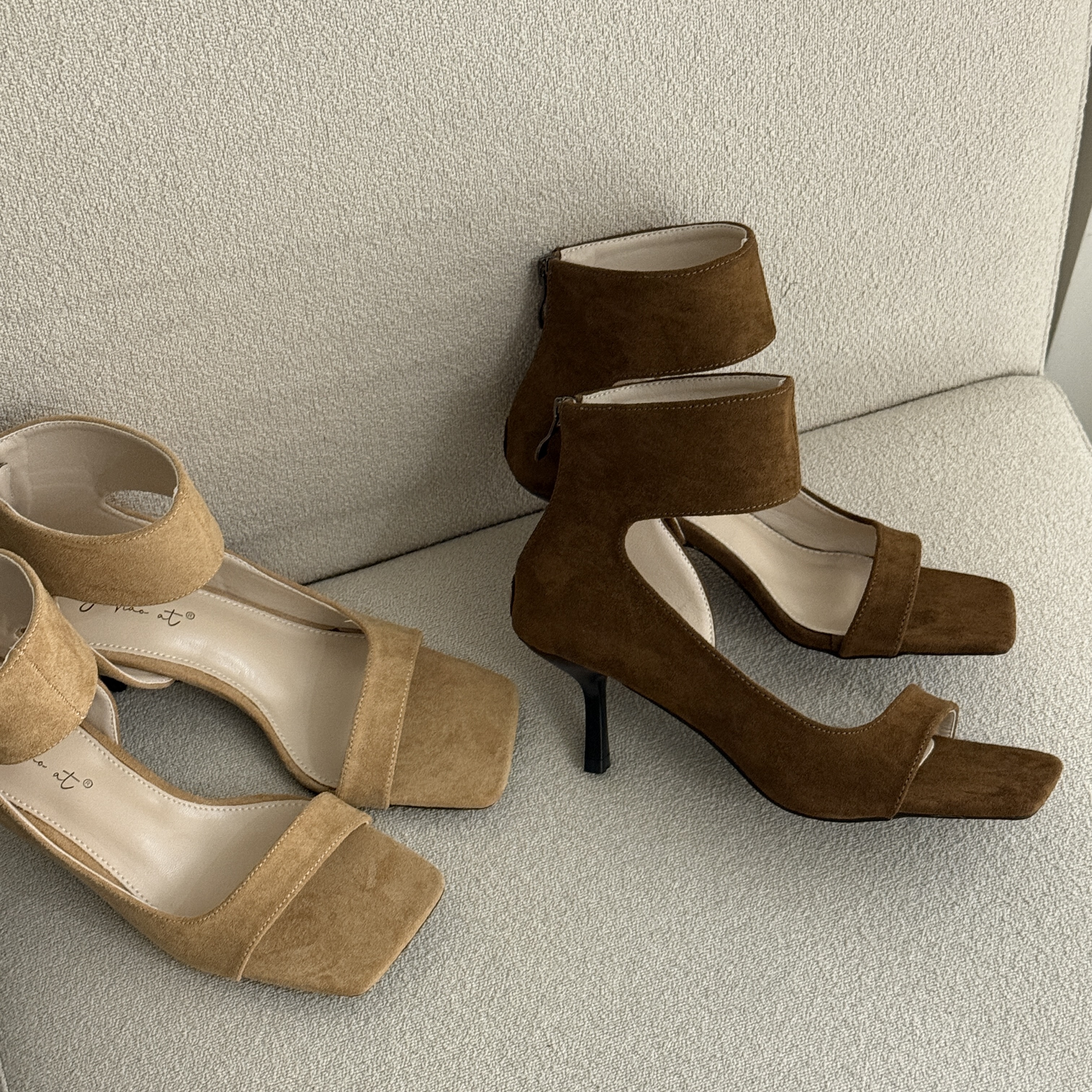 法式复古绒面一字带露趾包跟凉靴女夏季2025新款细跟高跟罗马凉鞋