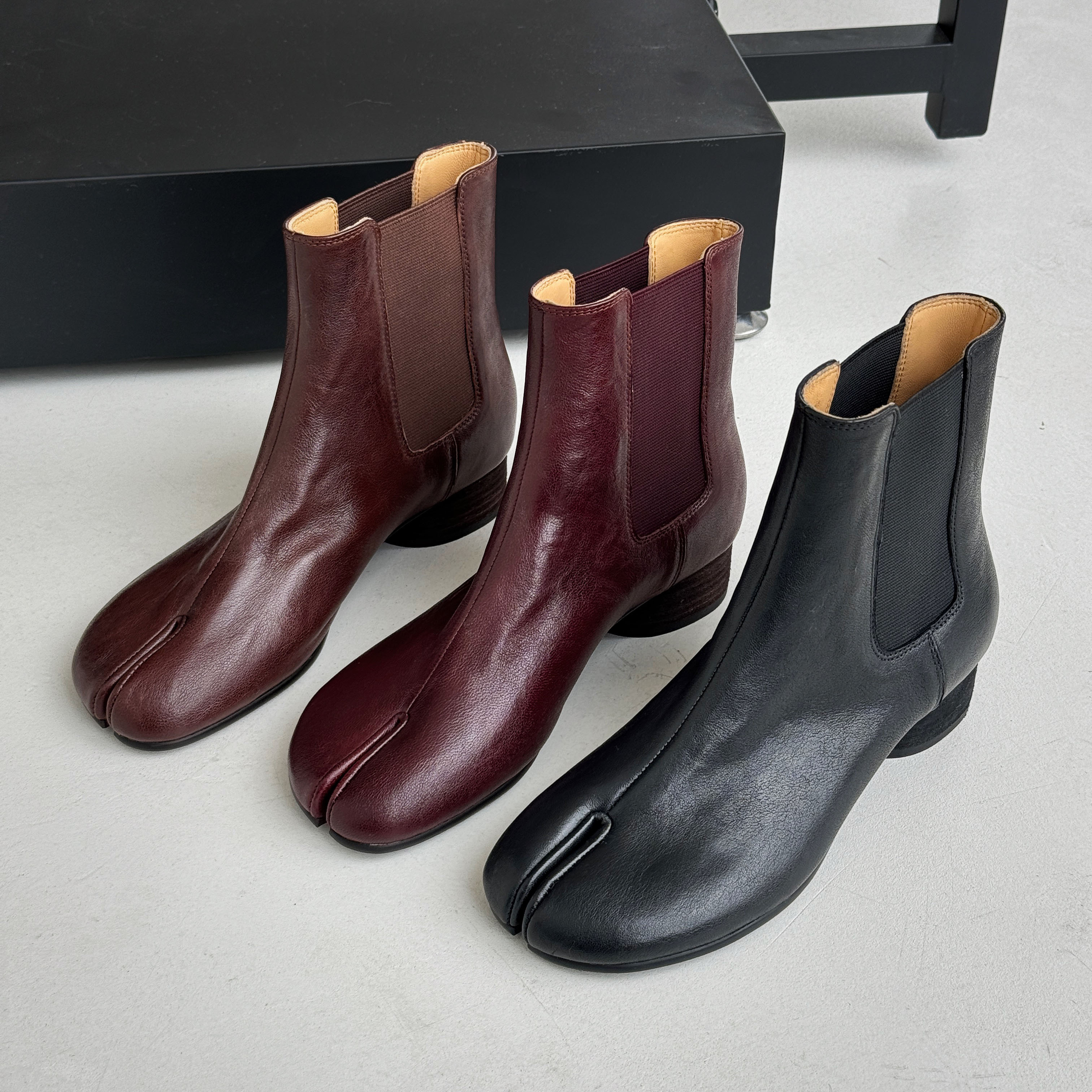 水洗植鞣羊皮分趾猪蹄短靴女瘦瘦靴中跟切尔西靴子