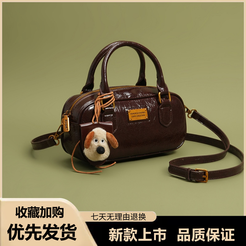 超火小众手提小拎包女2025秋冬新款复古通勤单肩包流行爆款斜挎包