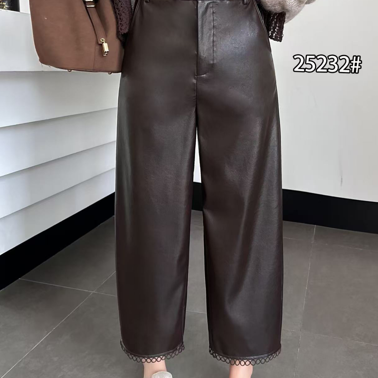 一鸣25032时尚弯刀皮裤