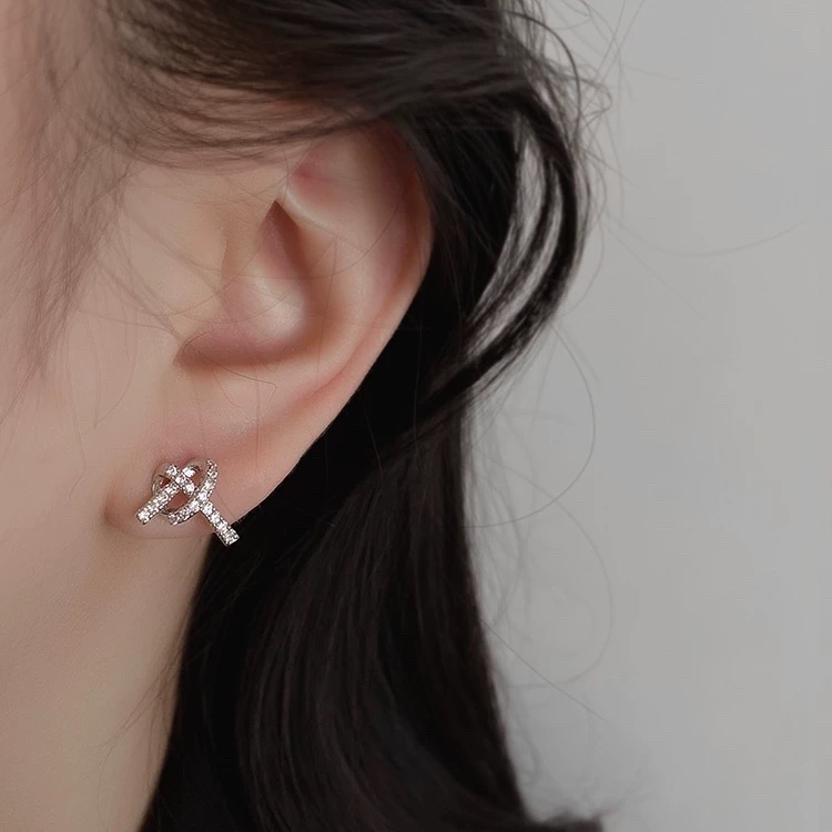 合金锆石耳饰 新款韩版小众设计感锆石耳钉扭结耳环时尚百搭