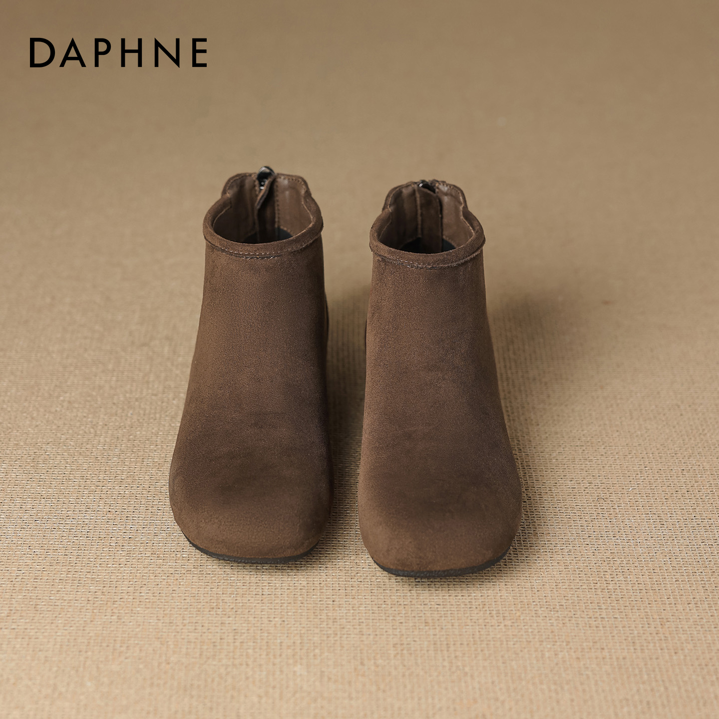 达芙妮内增高短靴女及踝靴2025新款秋冬季绒面老钱风通勤勃肯靴子