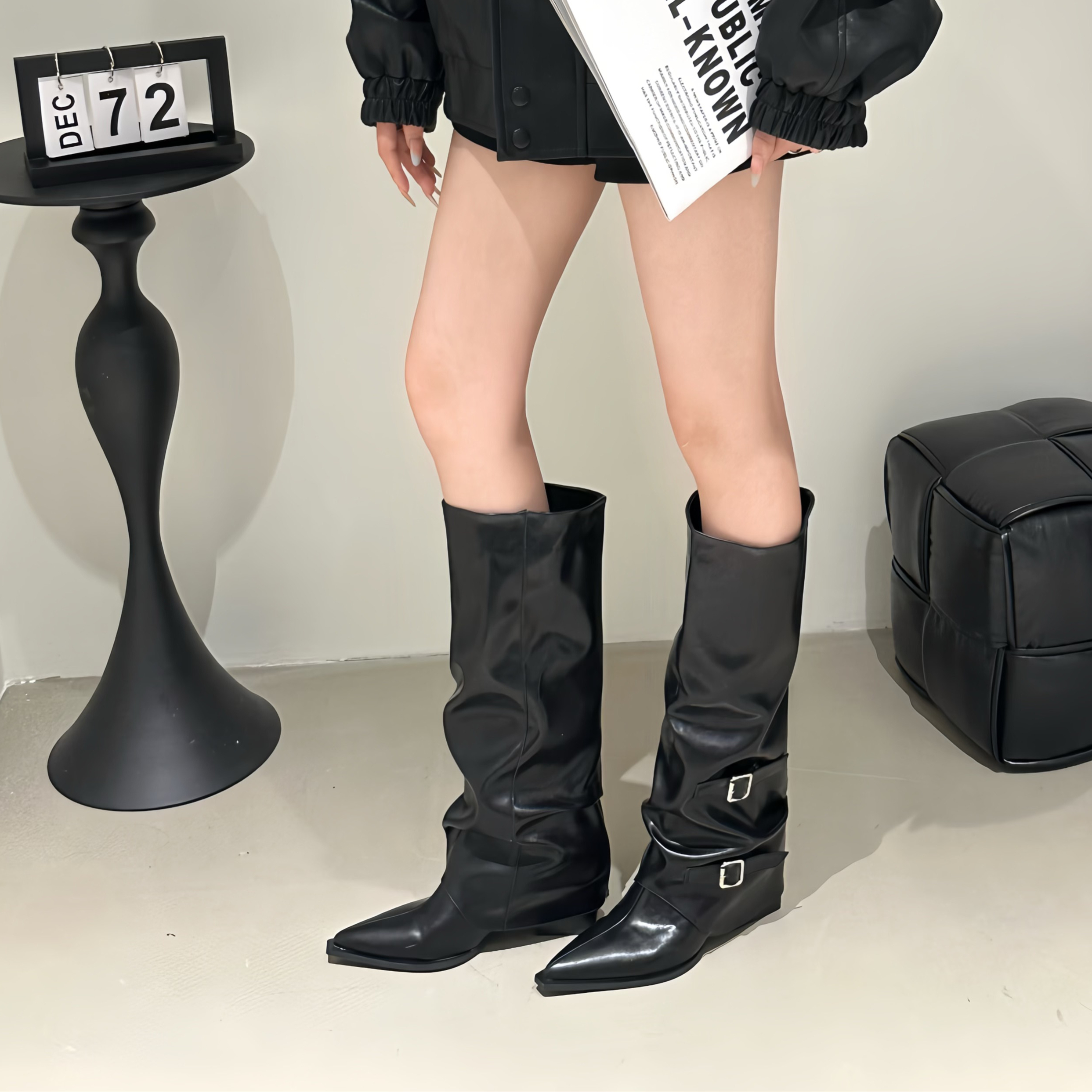 高级感尖头粗跟堆堆靴女2025秋冬新款不过膝高跟显腿裤管靴高筒靴